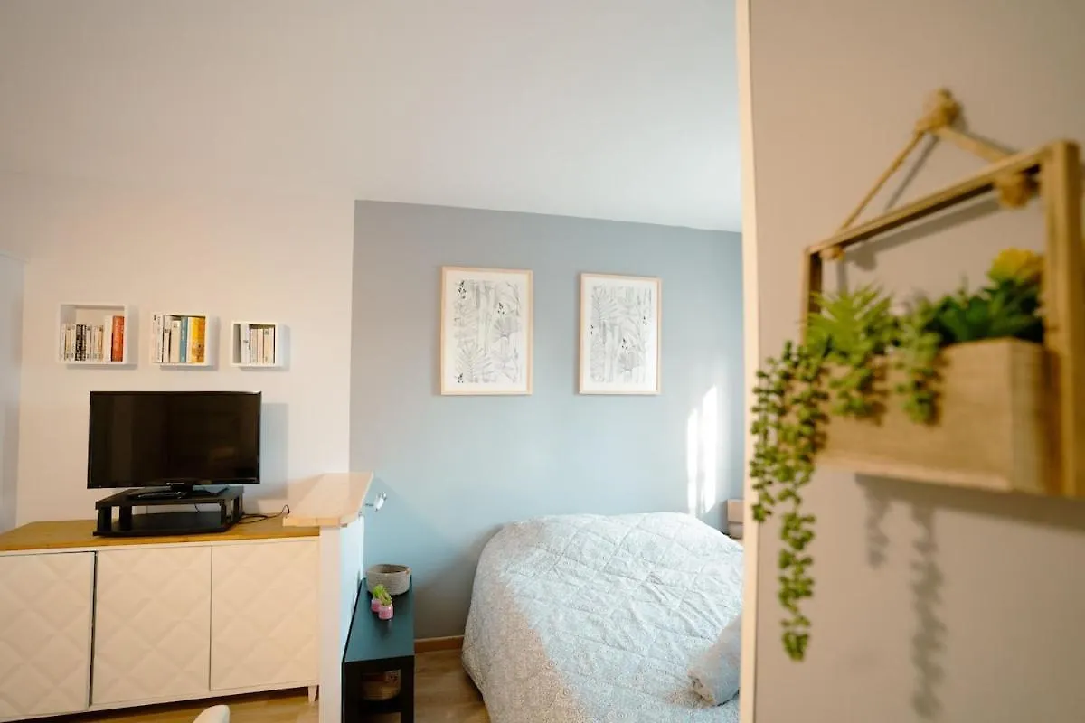 Apartment Studio Cote Jardin Greoux-les-Bains
