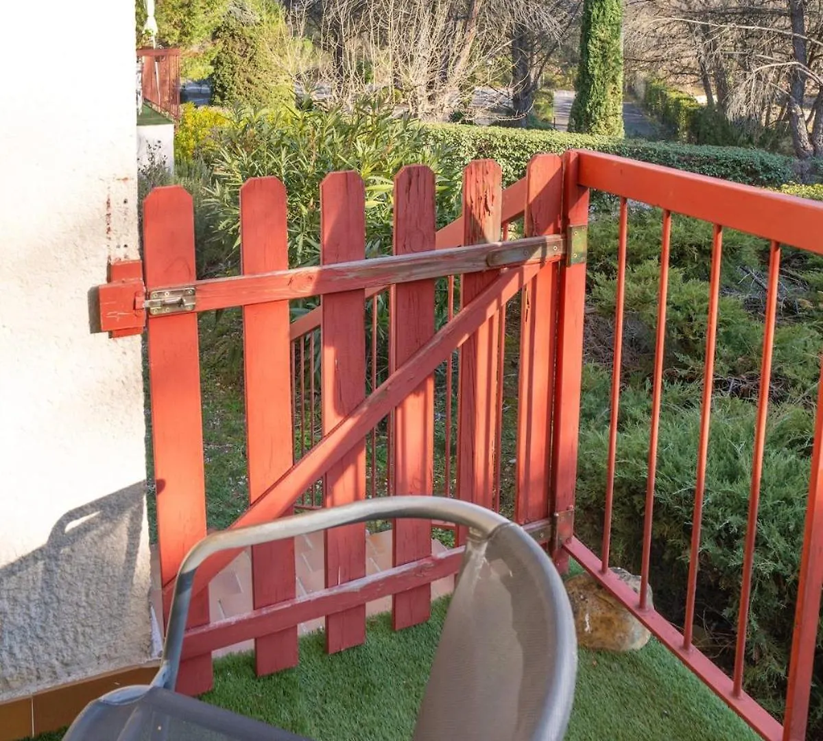 Apartment Studio Cote Jardin Greoux-les-Bains France